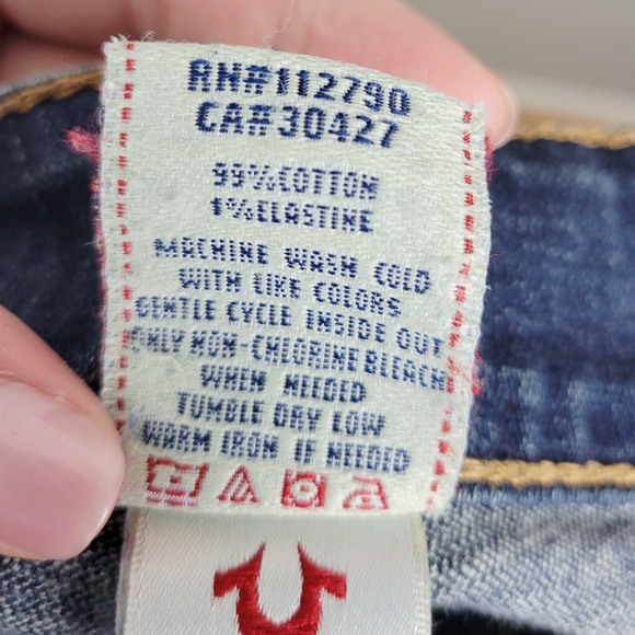 True Religion Becky Straight Raw Hem Jean Size 25 - Picture 7 of 7